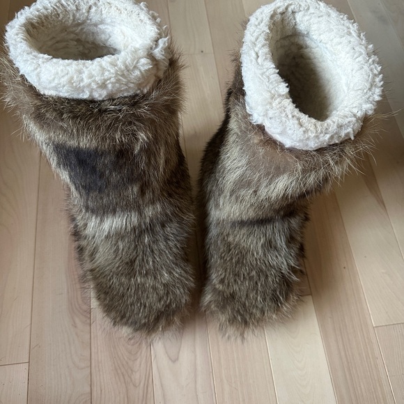Nakiuk Fur Boots - Picture 4 of 11
